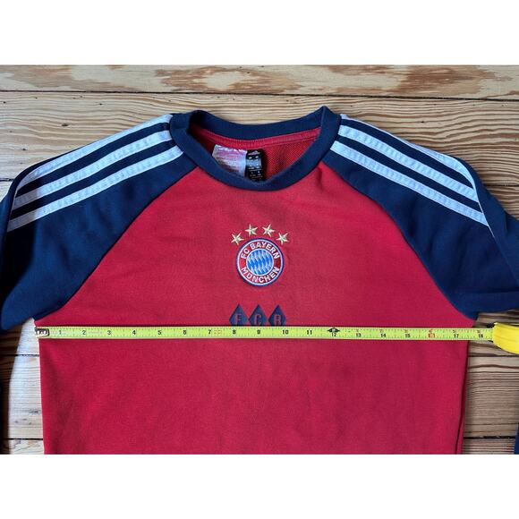 NWOT ADIDAS FC Bayern Munich Red Blue Kids Crewneck Sports Basketball Sweatshirt - Picture 2 of 6